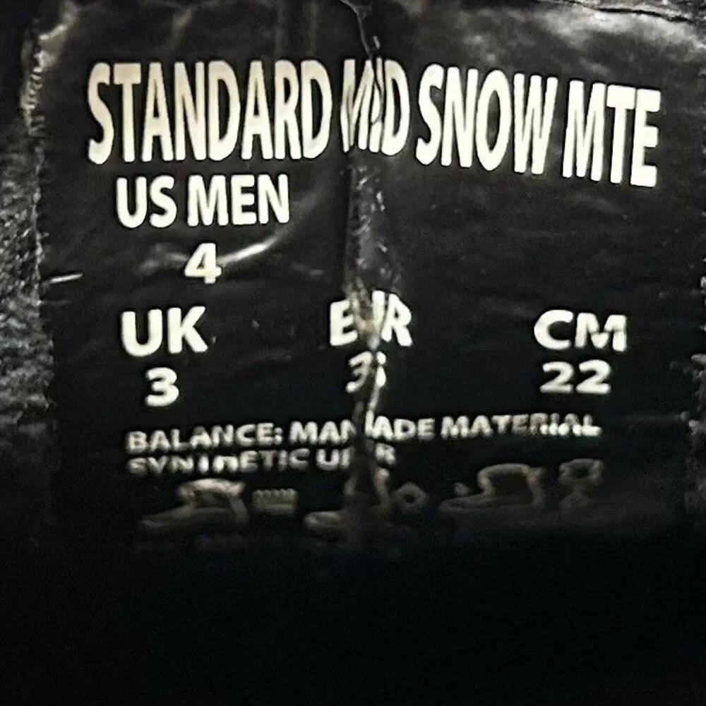 Vans Standard Mid MTE Mens Sz 4 Women’s Sz 5.5 Black Winter Insulated Snow Boots